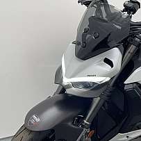 Nahaufnahme der Front eines Ducati Motorrads mit modernem Design.