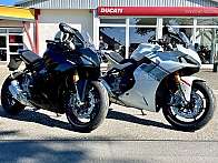 Supersport-950S-Black-White