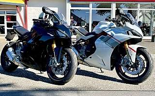 Supersport-950S-Black-White
